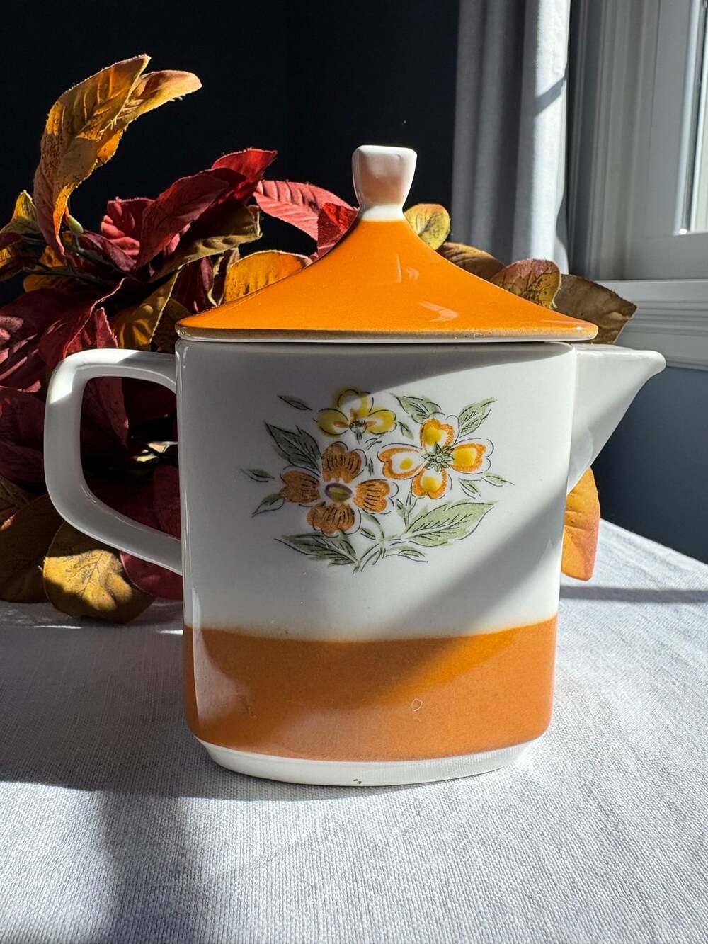 Vintage 70s Grand Bahama teapot